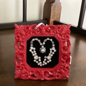 Unique vintage faux jewel heart in frame